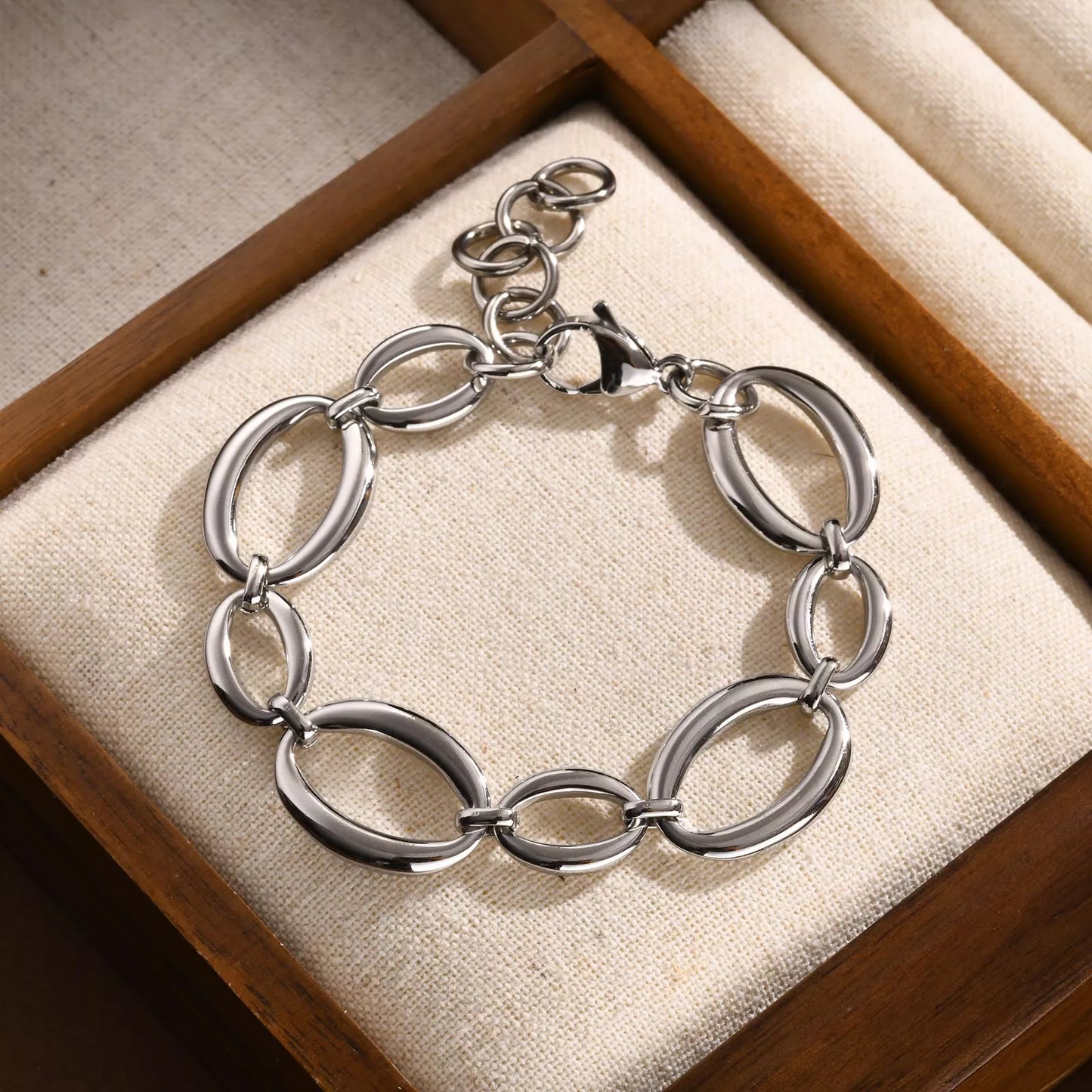 Elliptical Link Chain Bracelet for Women