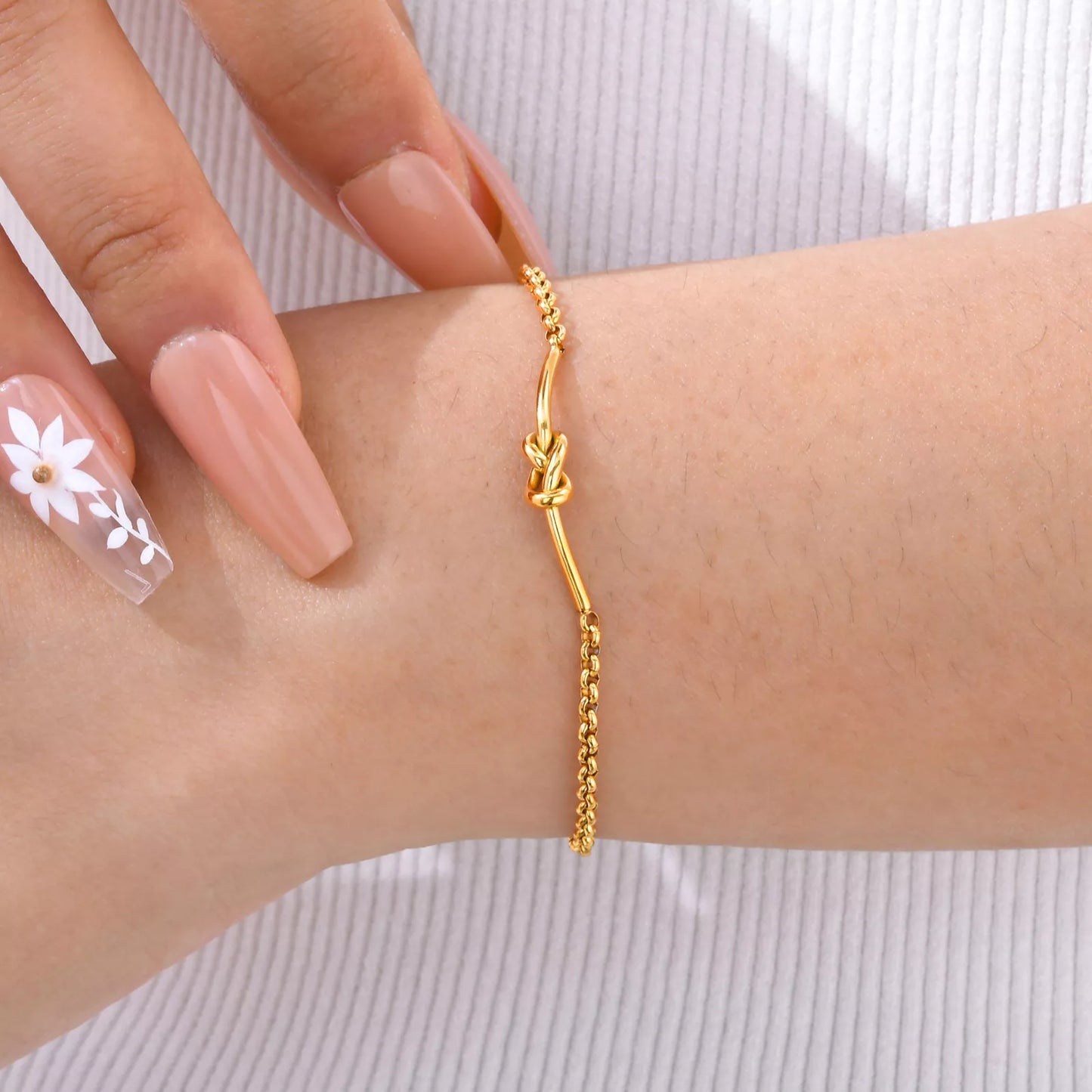 Gold Knot Link Chain Bracelet for Women